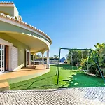 San Juan - Refugio Tranquilo Com Piscina Aquecivel E Jardim Em