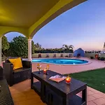 San Juan - Refugio Tranquilo Com Piscina Aquecivel E Jardim Em 빌라