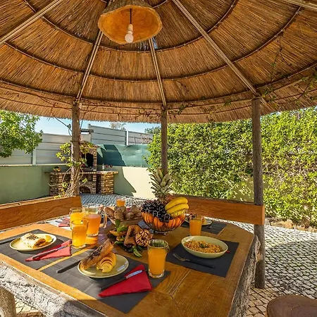 San Juan - Refúgio Tranquilo Com Piscina Aquecível E Jardim Em Carvoeiro (Lagoa)